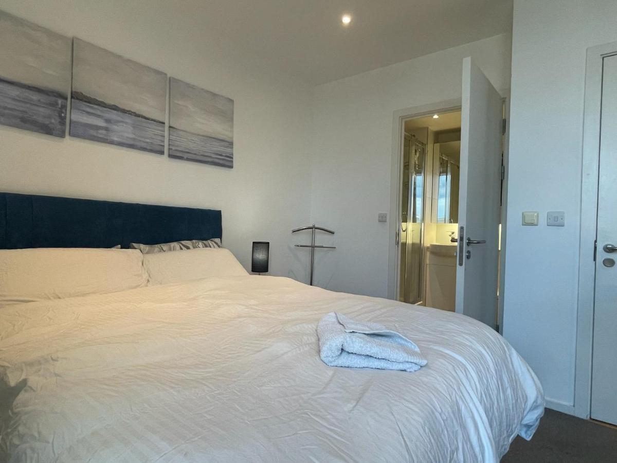 Luxury En-Suite Room Olympic Village In Shared Apartment London Exterior photo