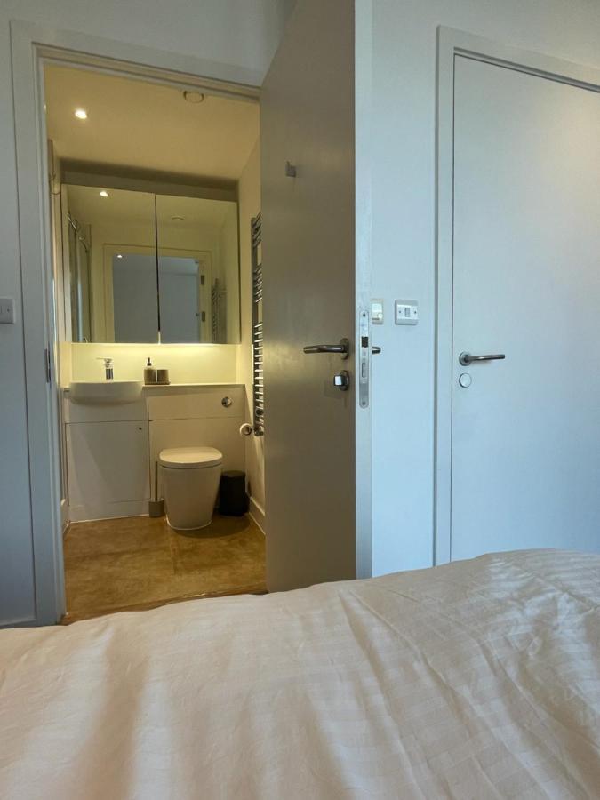 Luxury En-Suite Room Olympic Village In Shared Apartment London Exterior photo