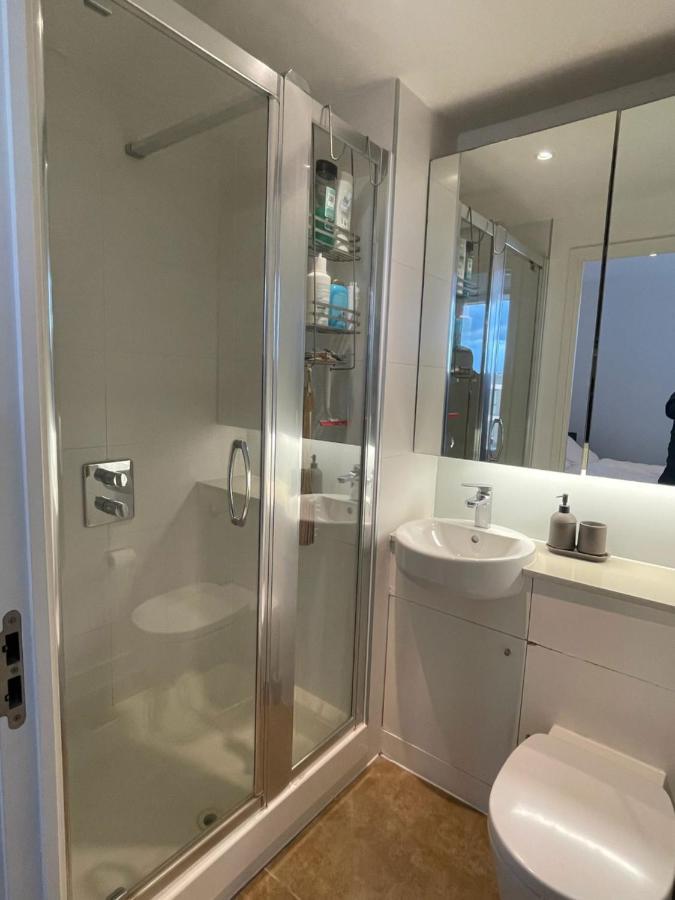 Luxury En-Suite Room Olympic Village In Shared Apartment London Exterior photo