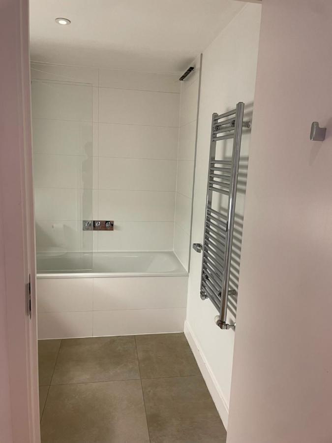 Luxury En-Suite Room Olympic Village In Shared Apartment London Exterior photo
