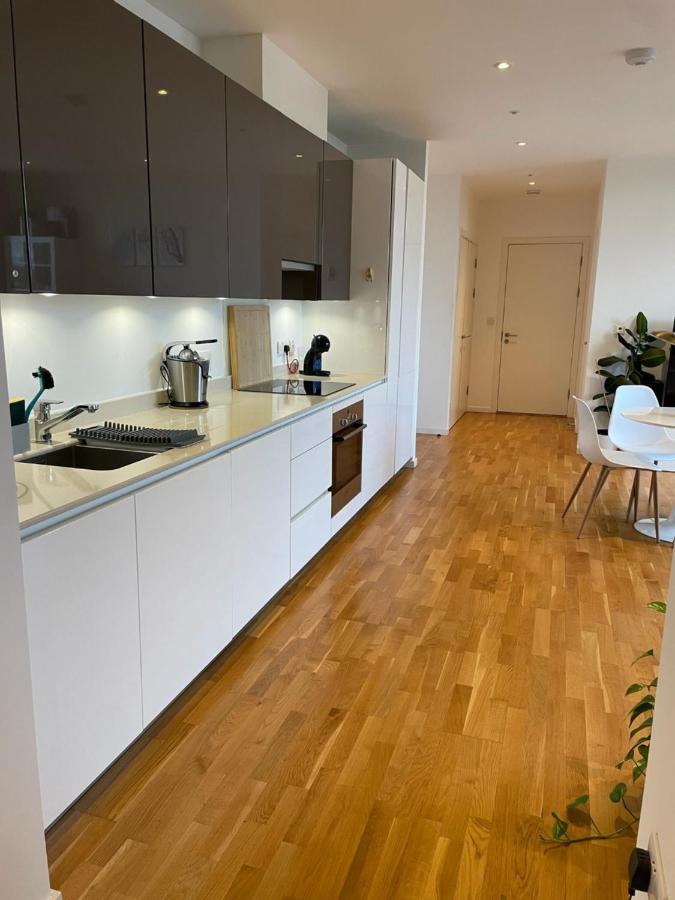 Luxury En-Suite Room Olympic Village In Shared Apartment London Exterior photo