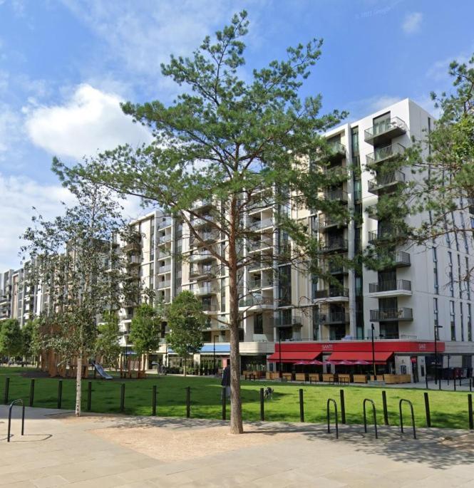 Luxury En-Suite Room Olympic Village In Shared Apartment London Exterior photo